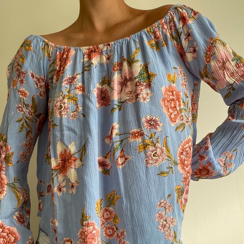 Billabong off the shoulder floral top, size small